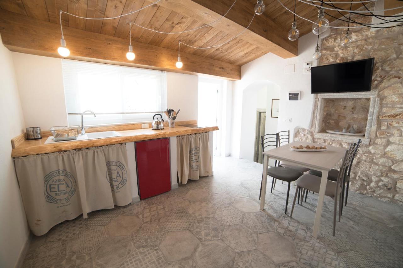 Aria Di Vico Aparthotel Vico Del Gargano Buitenkant foto