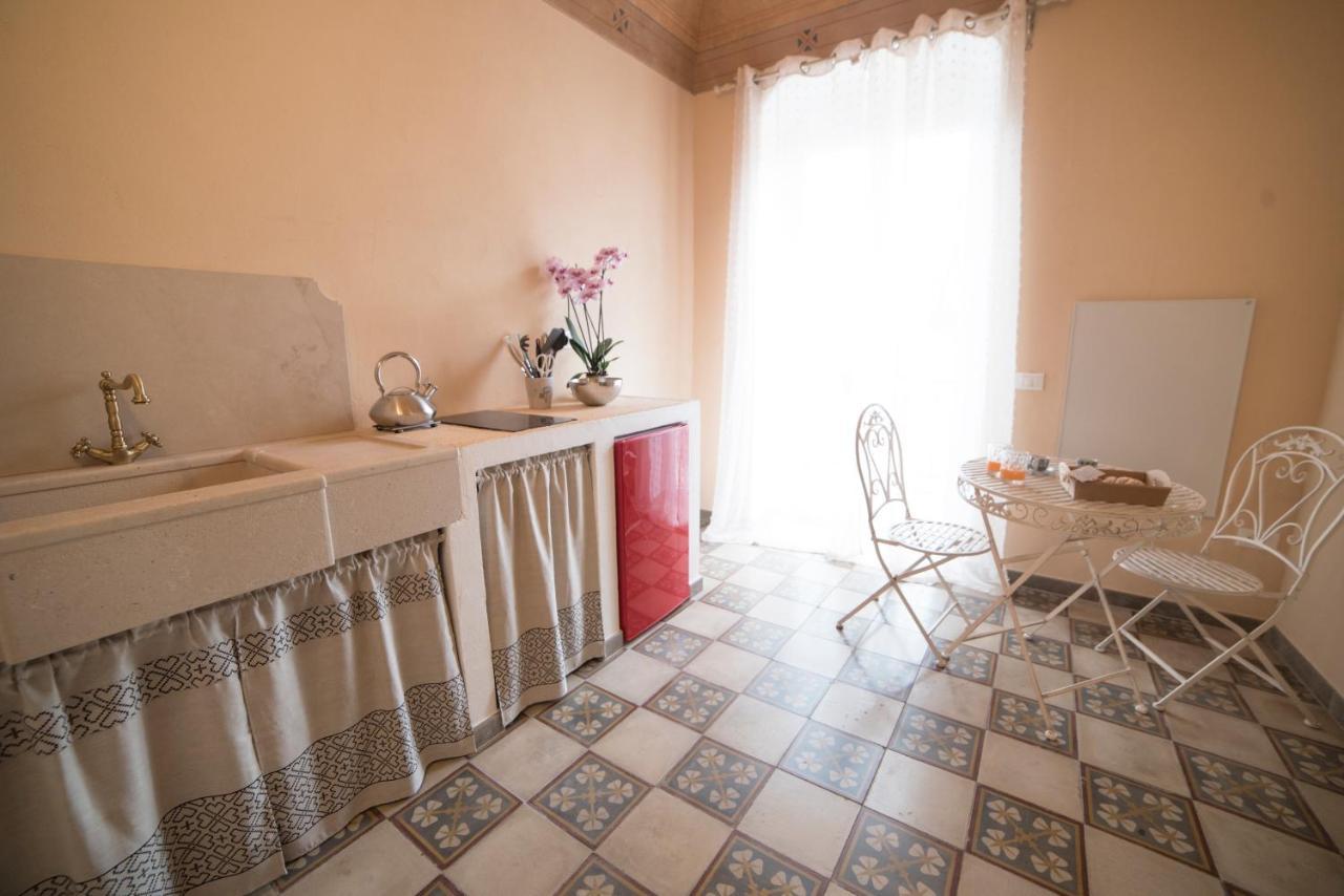 Aria Di Vico Aparthotel Vico Del Gargano Buitenkant foto