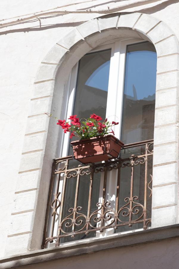 Aria Di Vico Aparthotel Vico Del Gargano Buitenkant foto
