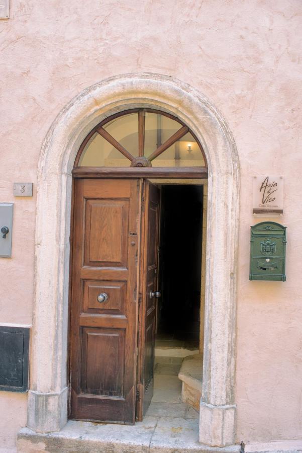Aria Di Vico Aparthotel Vico Del Gargano Buitenkant foto