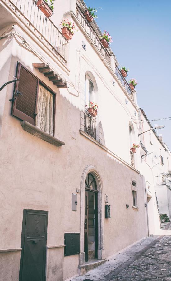Aria Di Vico Aparthotel Vico Del Gargano Buitenkant foto